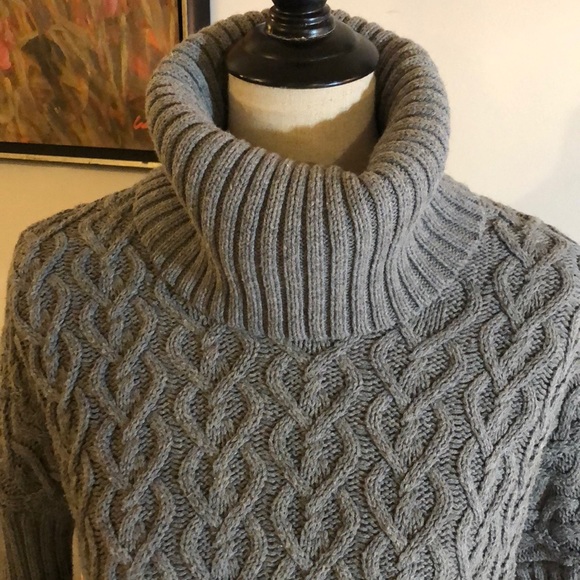 TRADE WITH @enap75 Textured Turtleneck Sweater - Picture 3 of 5